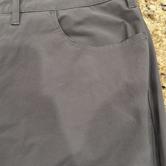 Men’s Vineyard Vines on-the-go 5 pocket pant 44x30 - Picture 4 of 8